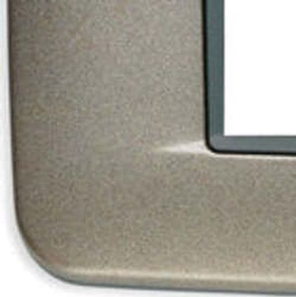 Vimar---Placca-Round-4-moduli-in-metallo-Serie-Eikon-colore-Titanio-Matt