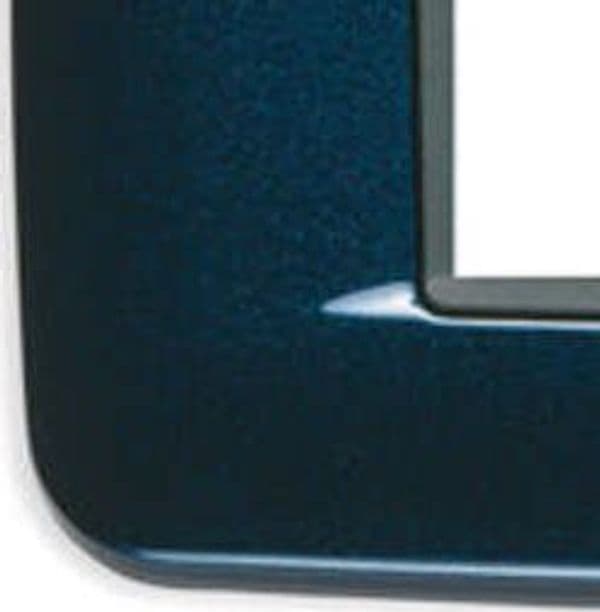 Vimar---Placca-Round-7-moduli-Serie-Eikon-in-metallo-colore-Blu-Toledo-Metal-20687.06