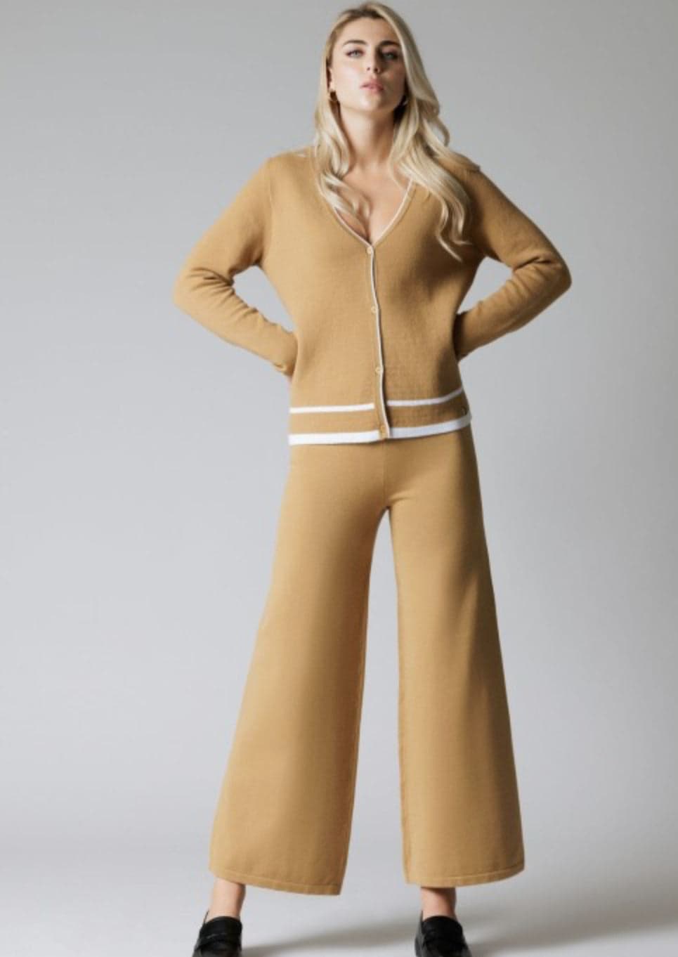 WHITE WHISE PANTALONI IN MAGLIA CAMMELLO WW18013 Moda/Donna/Abbigliamento/Pantaloni Kanal 32 - Santa Maria di Licodia, Commerciovirtuoso.it
