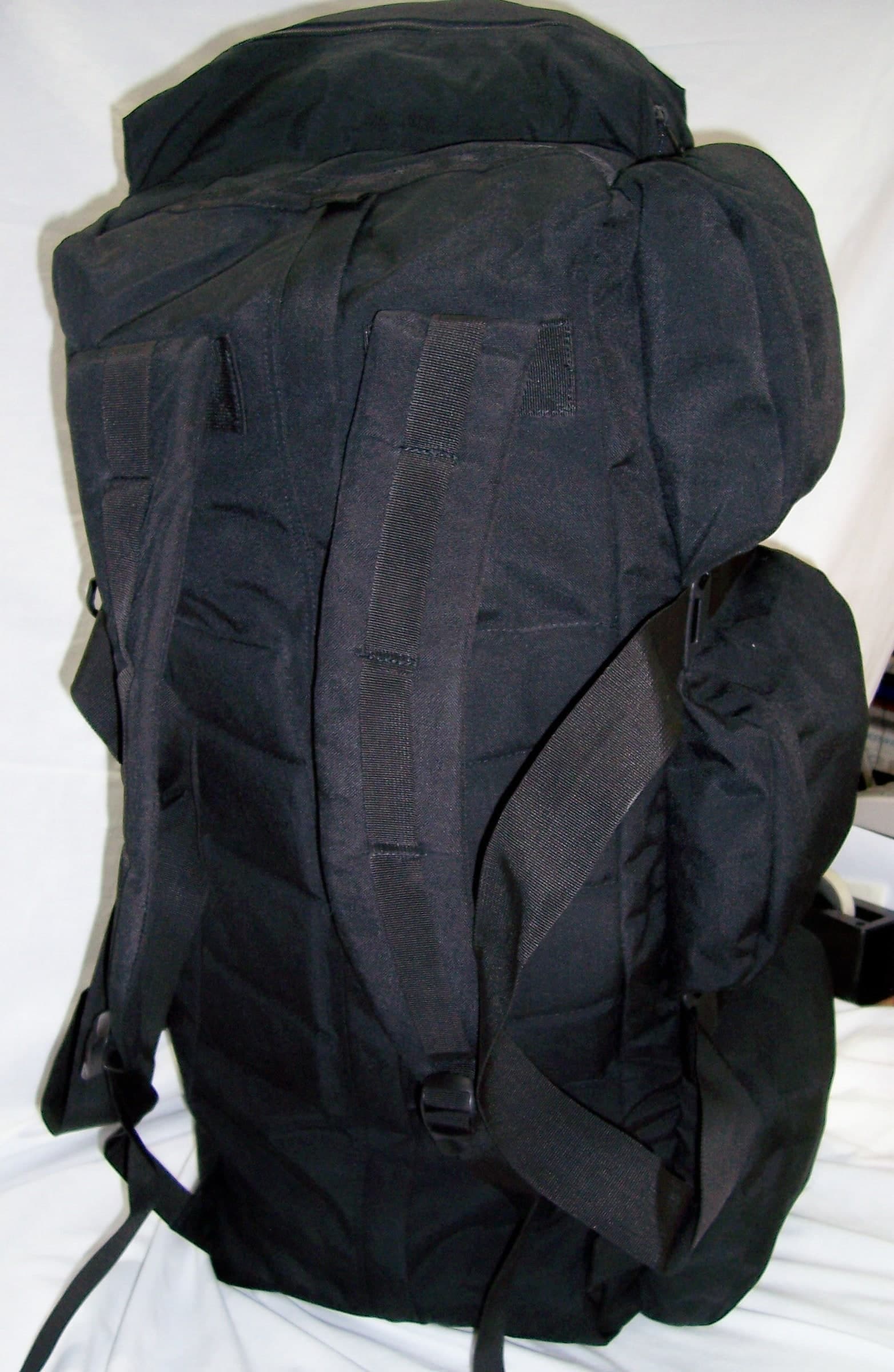 Zaino E Borsone Nero 120 Litri Da Viaggio Con Spallacci E Tasche Moda/Valigie borse e accessori da viaggio/Valigie e set da viaggio/Borsoni Il Distintivo - Pesaro, Commerciovirtuoso.it