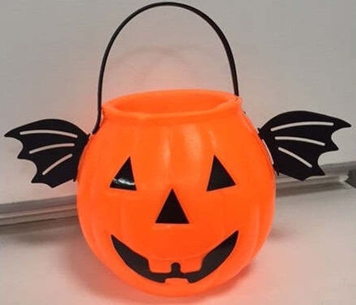 Zucca Halloween in plastica con ali di pipistrello, ideale per le feste Casa e cucina/Decorazioni per interni/Addobbi e decorazioni per ricorrenze/Decorazioni per Halloween Scontolo.net - Potenza, Commerciovirtuoso.it