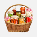 Cesti regalo con conserve vasetti e cibi in scatola