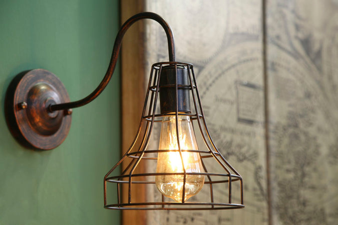 Lampada da muro con struttura in metallo per interni
