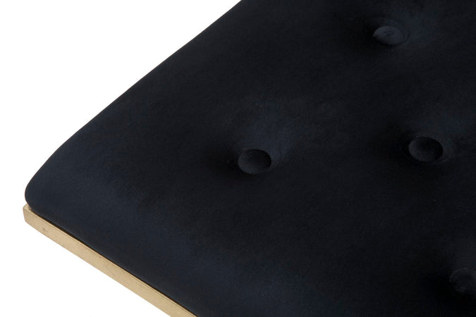 Sgabello "Piramid" quadrato in poliestere struttura in ferro color oro per interni