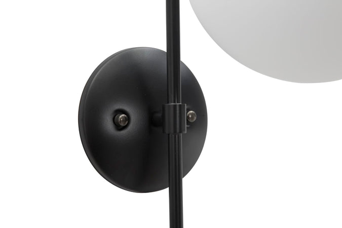 Lampada da muro struttura in metallo e vetro bianco per interni