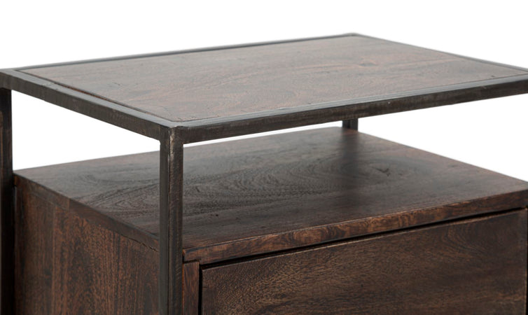 Comodino "Burn Door" struttura in legno di acacia e metallo per interni