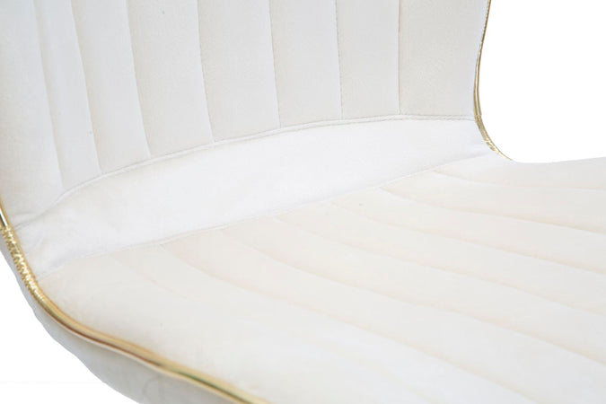 Sedia "Paris" in velluto con gambe in metallo color oro per interni