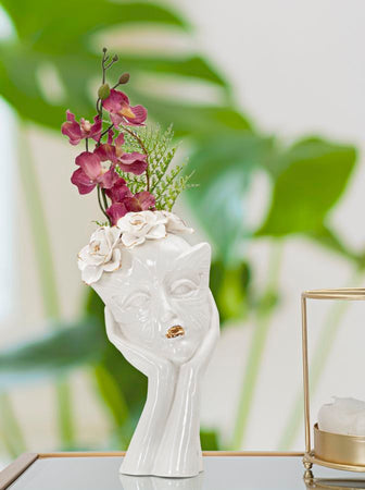 Vaso donna con maschera in porcellana bianca per decorazioni ambienti