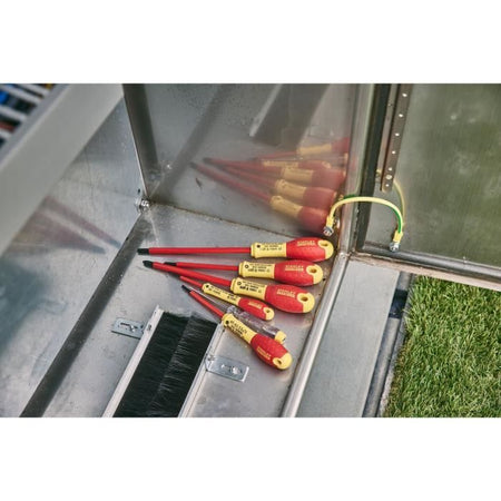 Set di 6 cacciaviti isolati 1000V - STANLEY FATMAX - 0-65-443 - Elettricista + Pozidriv + Tester