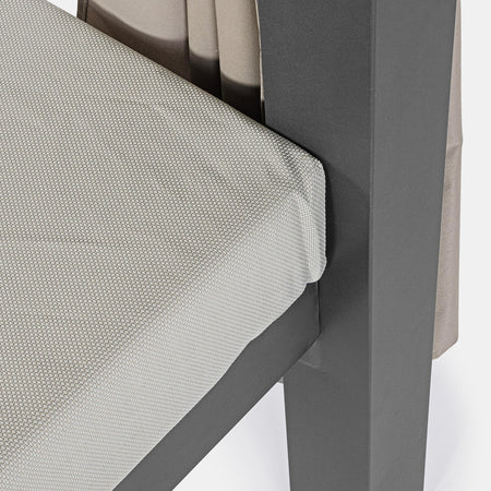 Lettino "Daybed Dream" prendisole ad isola per giardino e piscina, baldacchino reclinabile con tende