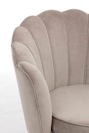 Poltrona a conchiglia "Gigliola" in velluto anticato h 77 cm arredamento salotto moderno