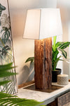 Lampada da tavolo hugo bianco in legno di teak riciclato h 85 cm