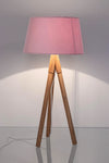 Lampada da tavolo Wallas treppiede in legno di quercia h 69 cm
