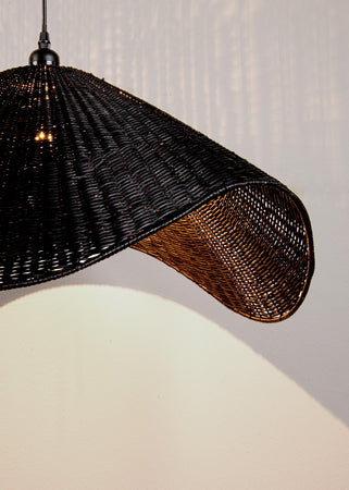 Lampadario "Cappello" in acciaio e vimini h 28 cm