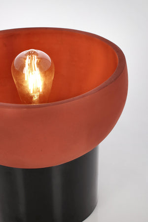 Lampada da tavolo "Mandya" in metallo e terracotta