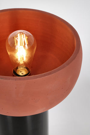 Lampada da tavolo "Mandya" in metallo e terracotta