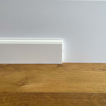 100 metri lineari di  Battiscopa PREMIUM in legno MASSELLO mod.FIRENZE 68x15 laccato bianco liscio Fai da te/Prodotti per la costruzione/Materiali da costruzione/Pavimenti/Materiali per pavimenti/Battiscopa Eternal Parquet - Ariano Irpino, Commerciovirtuoso.it