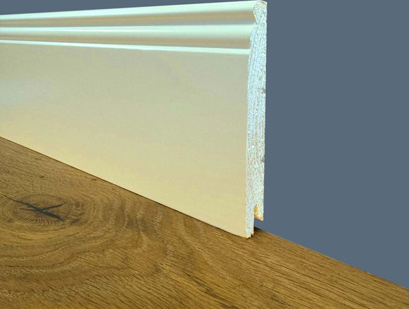 100ml-di-Battiscopa-PREMIUM-in-legno-MASSELLO-mod.DUCALE-120x15-laccato-bianco-RAL-9010-(Avorio)