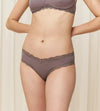 Triumph Slip da donna Natural Spotlight Hipster 10214465 S27 - Passarelli Biancheria