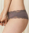 Triumph Slip da donna Natural Spotlight Hipster 10214465 S27 - Passarelli Biancheria