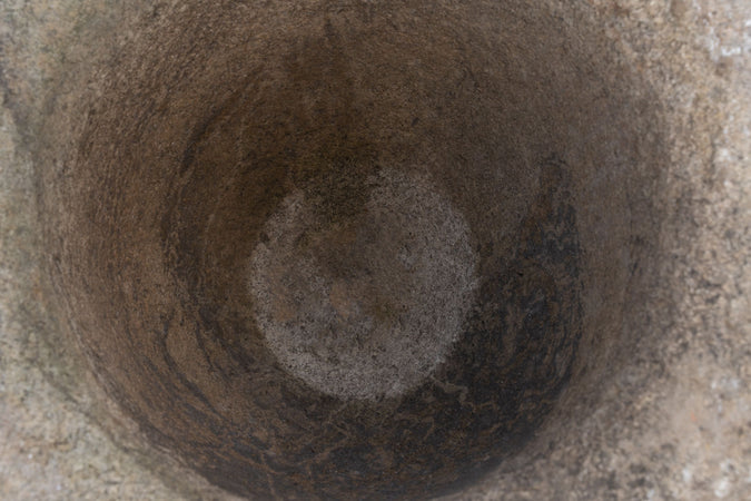 Biscottini Mortaio gigante antico Biscottini in pietra naturale diametro 54x42 arredo