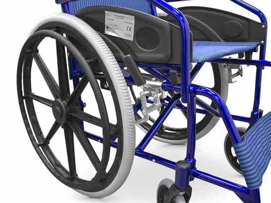 Sedia a rotelle pieghevole in alluminio, larghezza seduta 46 cm