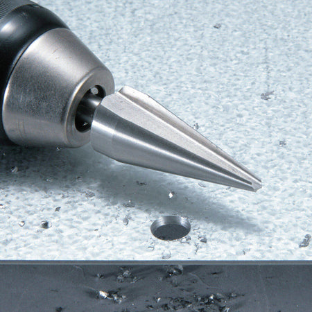 Fresa rotativa conica indicata per la svasatura di metalli con trapano