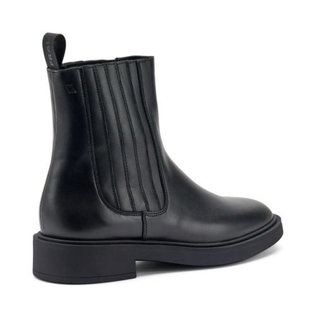 Frau Beatles in pelle nero con elastico ricoperto