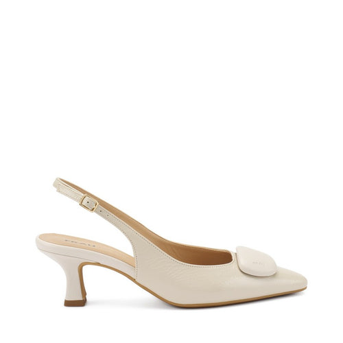 Frau slingback in vernice ecrù con accessorio 81T1