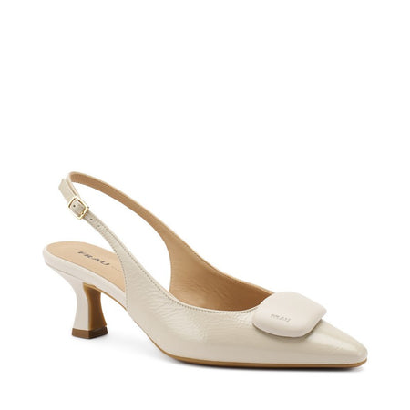Frau slingback in vernice ecrù con accessorio 81T1