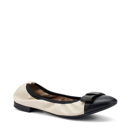 Frau ballerina in nappa nero cream con fiocco 70P3