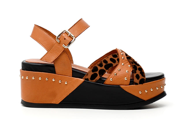 SANDALO ZEPPA GILDA IN PELLE CON BORCHIE