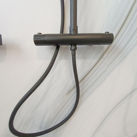 Colonna doccia nera con soffione miscelatore Termostatico Piave Black