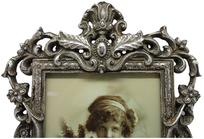 Biscottini Portafoto da appoggio a cuore in resina finitura argento anticata L21xPR2xH29 cm