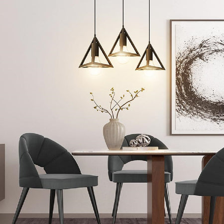 Lampadario Sospensione Piramide 18cm Metallo E27 Design Moderno Nero