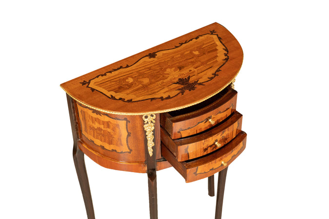 Biscottini Tavolino Consolle a mezzaluna in legno impiallacciato noce arricchito con particolari intarsi fatti a mano e decori in bronzo