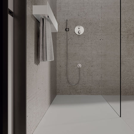 Piatto doccia in solid surface bianco: