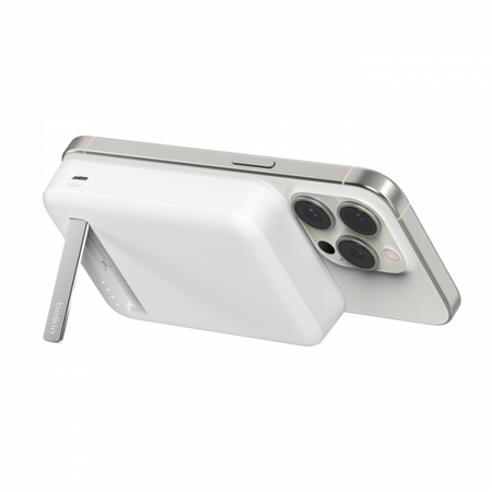 Belkin BoostCharge Pro Carica wireless Bianco (10K MAGSAFE POWERBANK W KICKSTANDWHT)