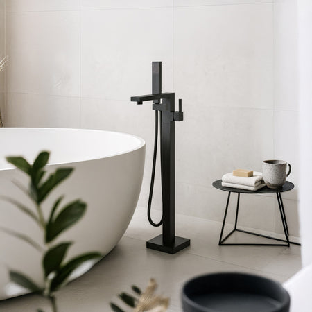 Rubinetto vasca nero a pavimento freestanding quadrata ARPELS