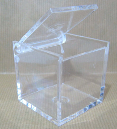 12 Scatoline Scatole Cubo Plexiglass 6x4cm Trasparente Porta Confetti Bomboniera Casa e cucina/Hobby creativi/Materiali per hobby creativi/Forniture per feste/Bomboniere Trade Shop italia - Napoli, Commerciovirtuoso.it