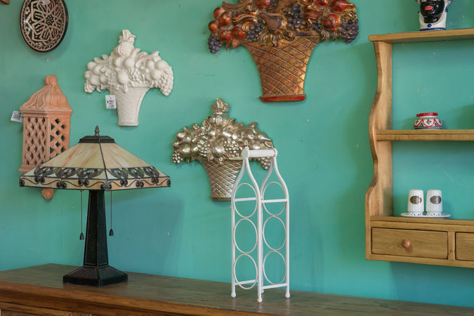 Biscottini Porta bottiglie in ferro battuto finitura bianca anticata Cantinetta Offerta