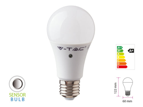 Lampada A Led E27 Con Sensore Crepuscolare 9W A60 Caldo 2700K Bulbo 806lm SKU-4459