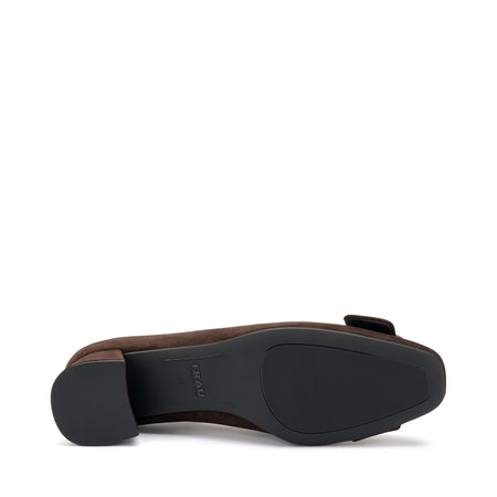 Frau décolleté in suede marrone con fibbia 92A3