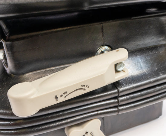 Sedile Compact in sky nero con molleggio meccanico