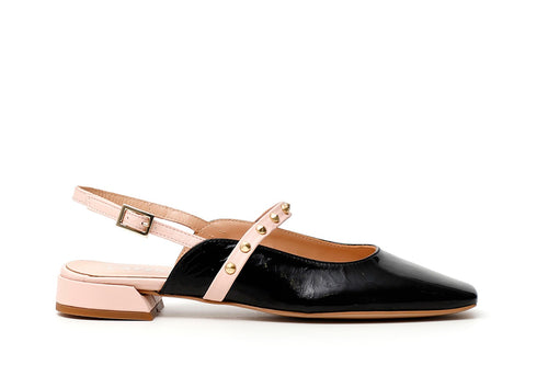 BALLERINA APERTA DIETRO IN VERNICE CON BORCHIE