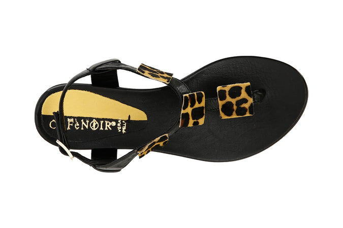 INFRADITO IN PELLE CON ACCESSORI QUADRATI IN CAVALLINO