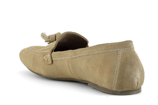 MOCASSINO IN PELLE SCAMOSCIATA CON NAPPINE