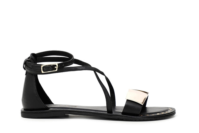 SANDALO CHIUSO DIETRO IN PELLE CON ACCESSORI IN METALLO