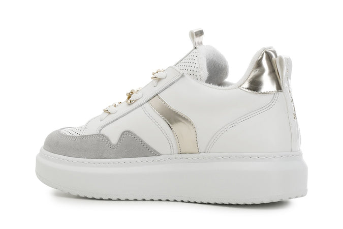 SNEAKERS IN PELLE CON PASALACCIO CATENA