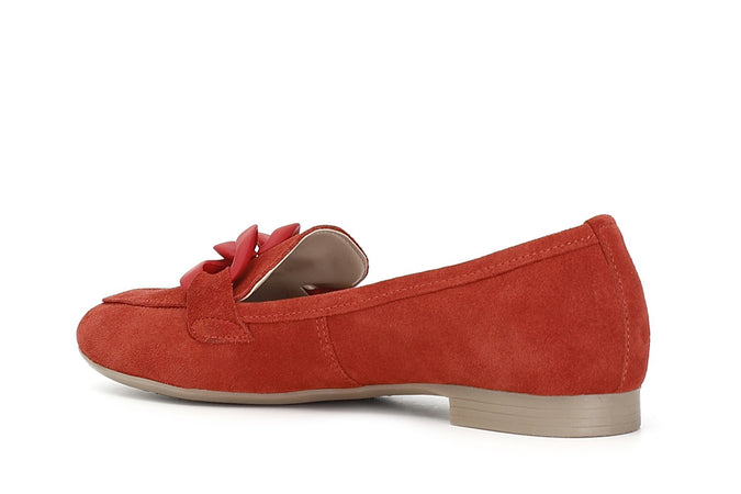 MOCASSINI IN PELLE SCAMOSCIATA CON CATENA